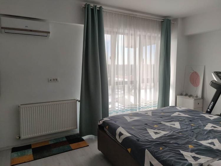 Apartament cu 4 camere decomandat în Pipera