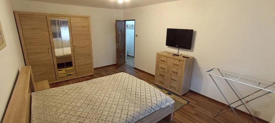 Garsonieră decomandată în Podul de Fier