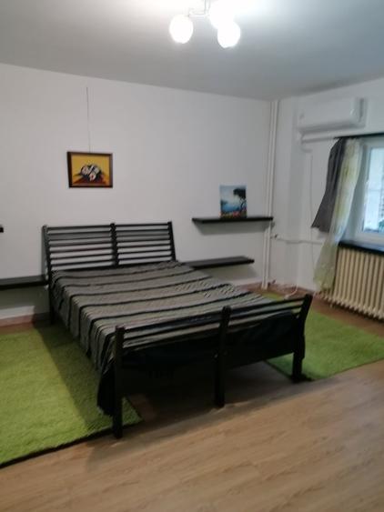 Tineretului-Sincai, metrou 3 min - 4