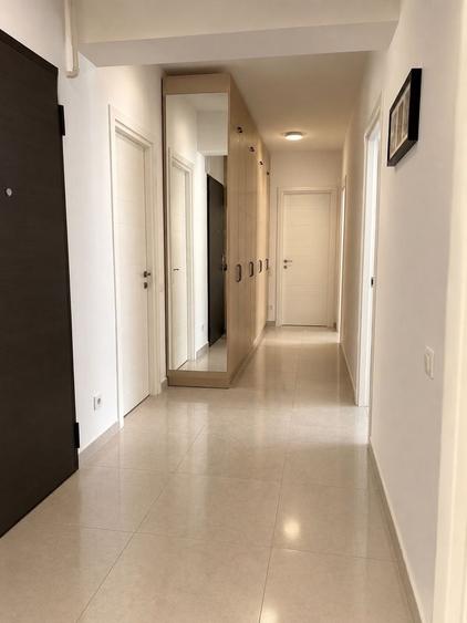 Apartament cu 3 camere decomandat în Exterior Vest