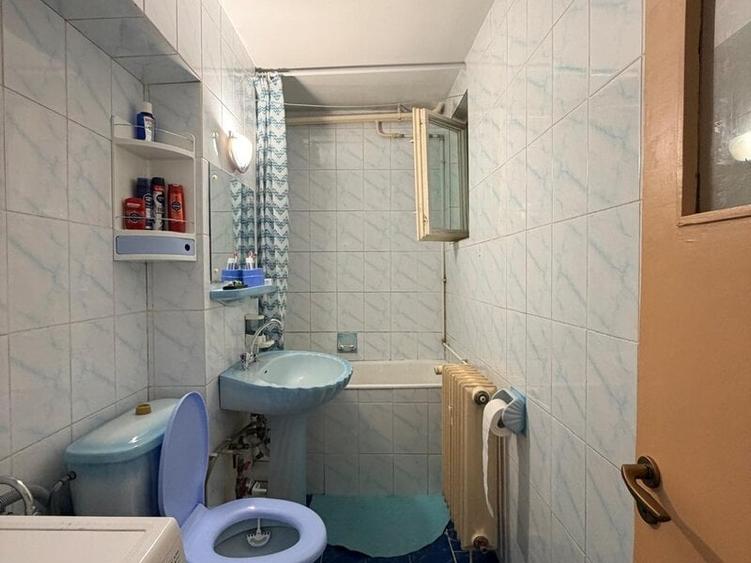 Apartament cu 2 camere semidecomandat în Baba Novac