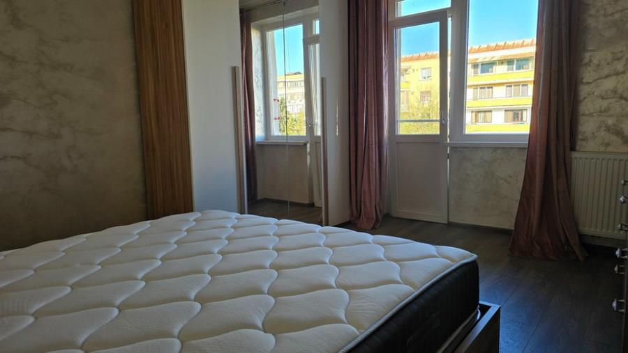 Apartament cu 3 camere nedecomandat în Ultracentral