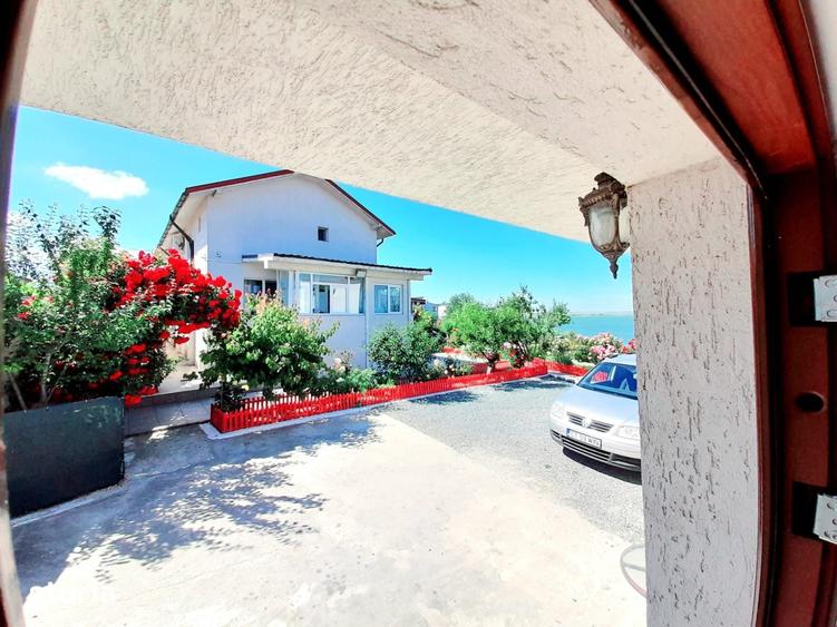 Casă cu 6 camere cu Teren 380 Mp în Central