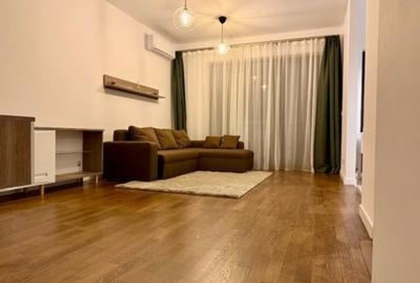 Apartament cu 2 camere semidecomandat, mobilat în Centrul Civic