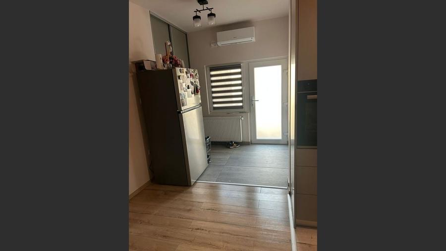 Casă cu 5 camere cu Canalizare în Micro 1