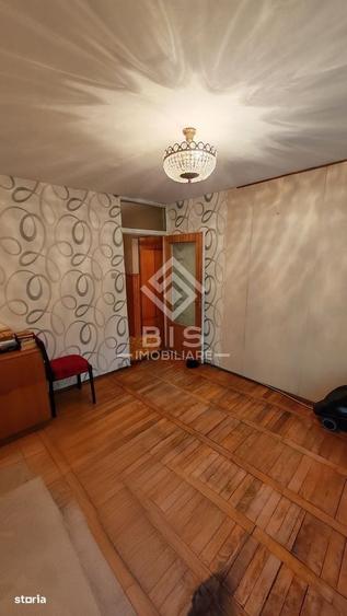Apartament cu 4 camere decomandat în Central
