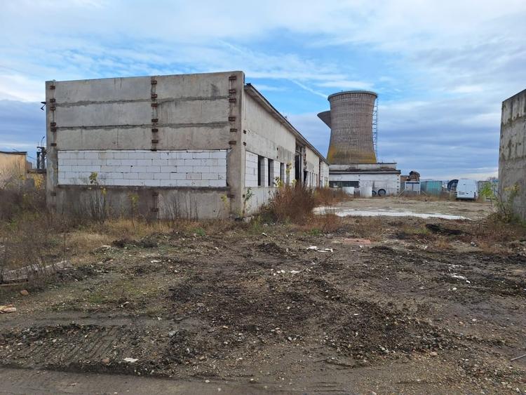 Spațiu industrial, de 1,700 mp, în Central