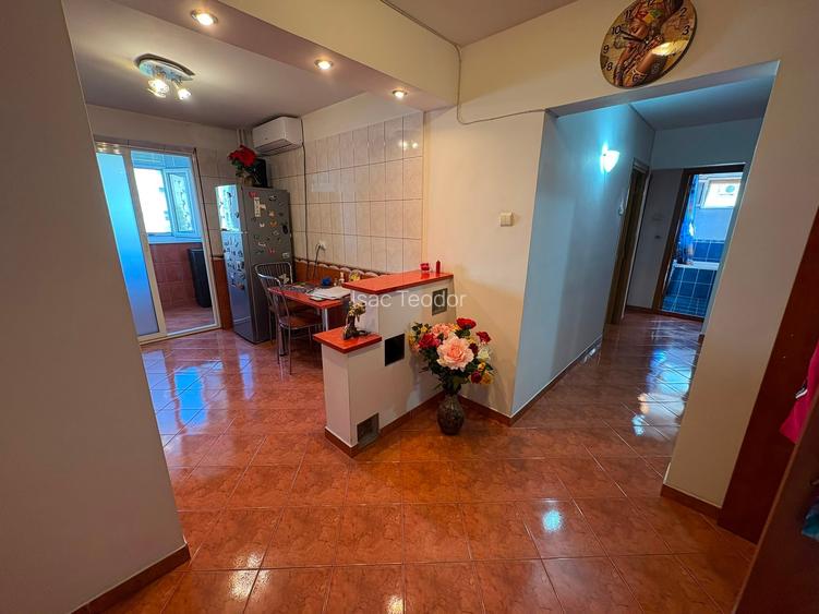 Apartament 3 camere decomandat, metrou Nicolae Grigorecu-Prevederii