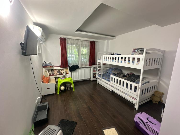 Apartament cu 3 camere semidecomandat, mobilat în Drumul Taberei
