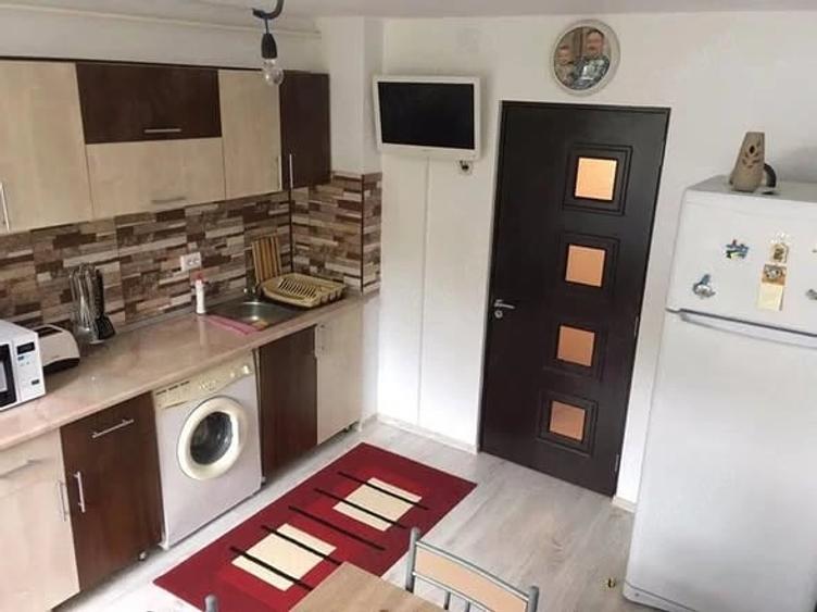 Apartament cu 3 camere decomandat în Sărata