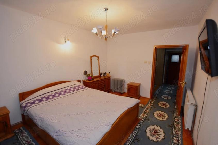 Casă cu 6 camere cu Teren 680 Mp în Găvana