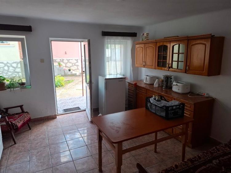 Casă individuală cu 3 camere cu Canalizare în Sâncrai