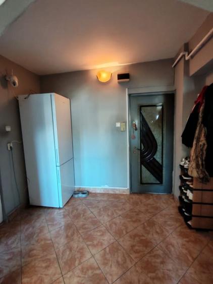 Apartament cu 2 camere decomandat, mobilat în Baia Sprie