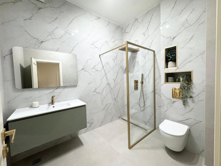 Apartament cu 4 camere în Dacia