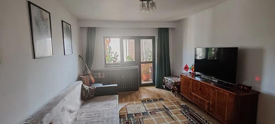 Apartament cu 3 camere decomandat, mobilat în Tineretului