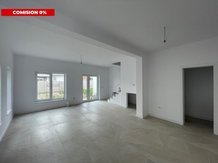 Duplex cu 5 camere cu Canalizare în Ghiroda