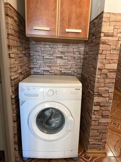 Apartament cu 3 camere decomandat în Noua