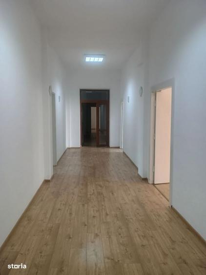 Universitate Cladire de Birouri 10 Euro/mp - 7