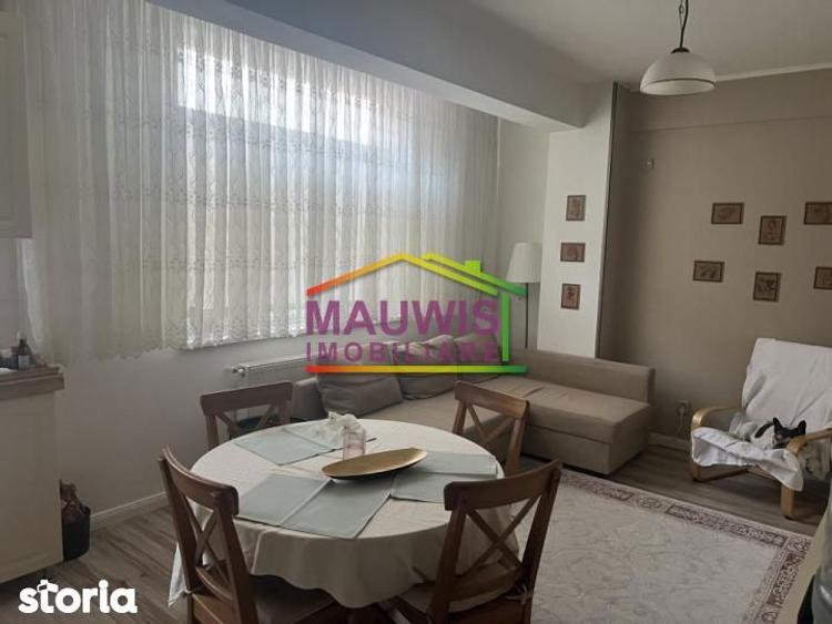 Apartament cu 4 camere decomandat în Central