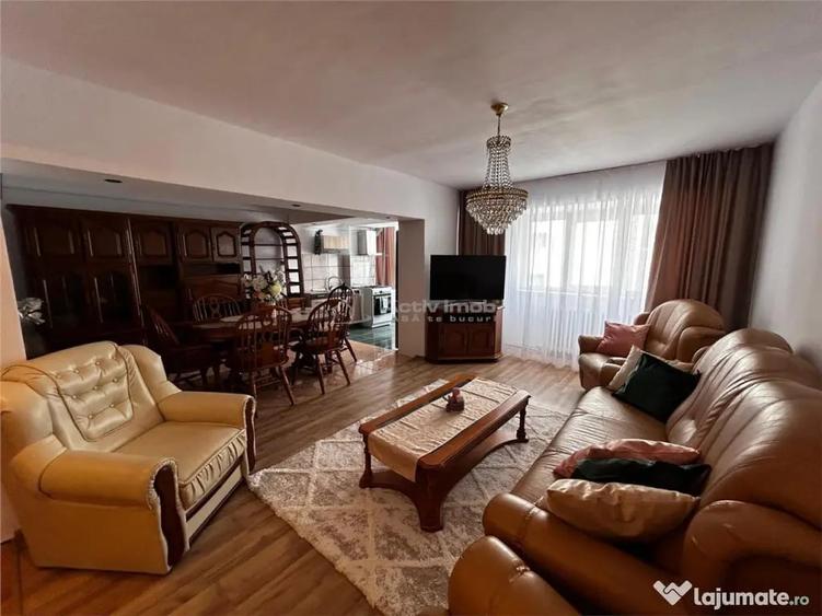 Apartament cu 3 camere decomandat în Central