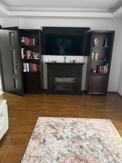 Apartament cu 4 camere decomandat în Titan
