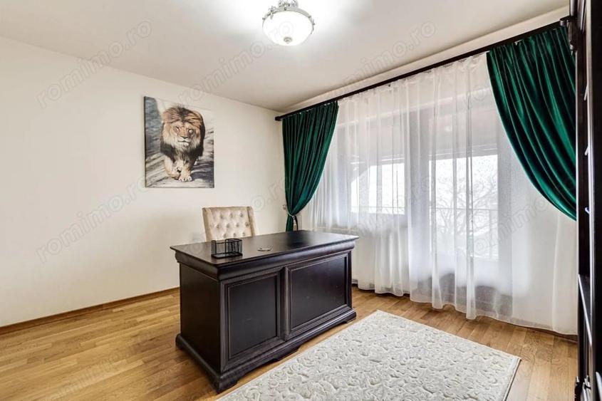 Casă cu 6 camere cu Teren 1013 Mp în Central