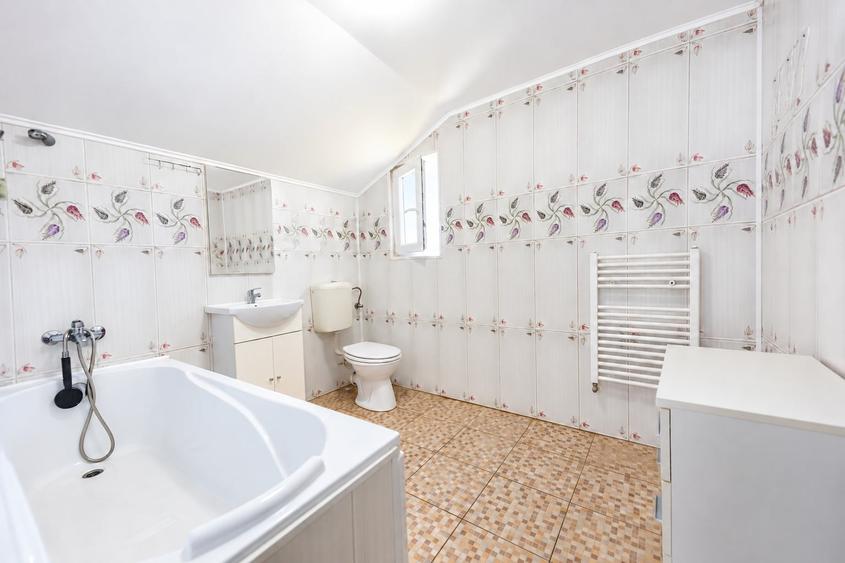 Duplex cu 5 camere cu Canalizare în Lunca Cetățuii