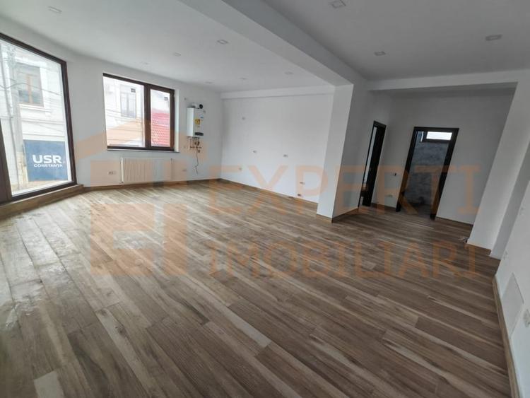 Spațiu comercial, de 360 mp, în Central
