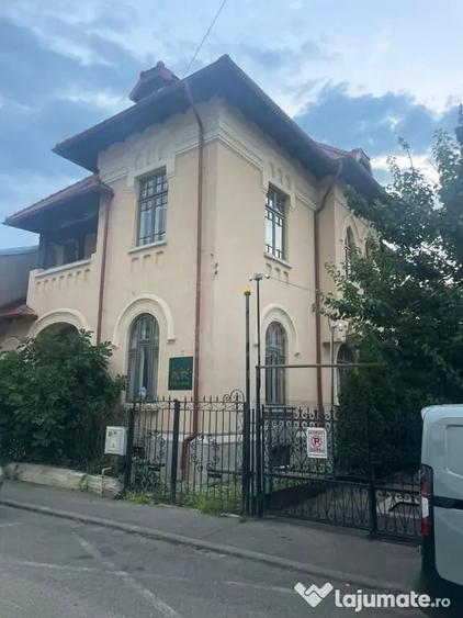 Apartament cu 4 camere decomandat în Ultracentral