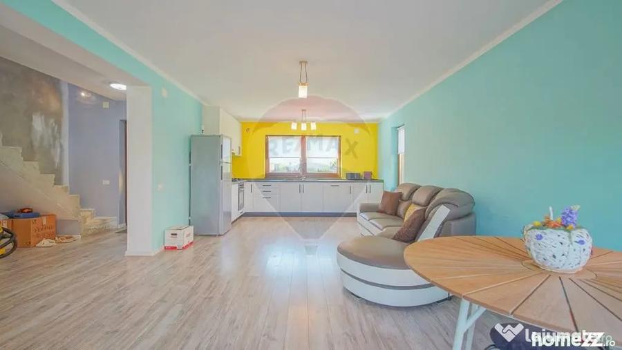 Casă cu 4 camere cu Teren 534 Mp în IAR
