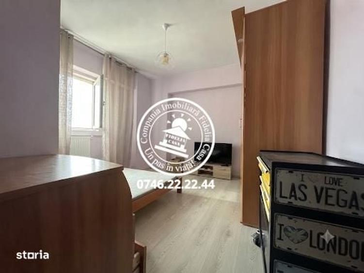 Apartament cu 4 camere decomandat în Nicolina