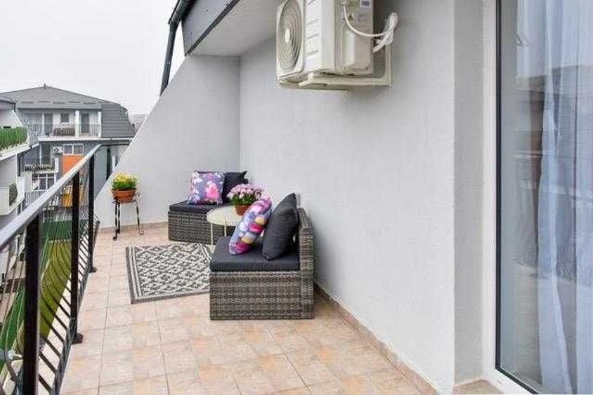 Apartament cu 3 camere semidecomandat în Exterior Vest