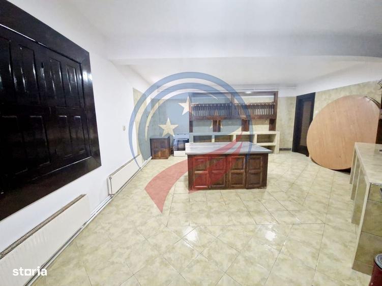 Casă cu 4 camere în Central