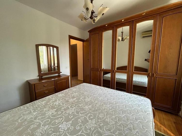 Apartament cu 3 camere în Drumul Taberei