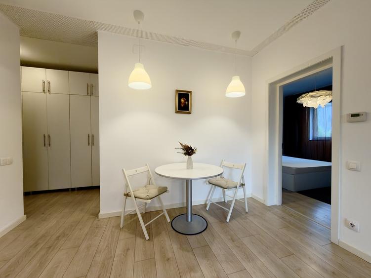 Apartament cu 2 camere semidecomandat, mobilat în Pipera