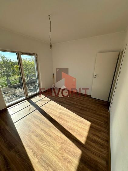 Duplex cu 4 camere cu Canalizare în Săcălaz