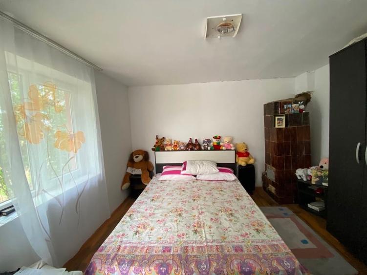 Casă individuală cu 3 camere cu Canalizare în Izvor