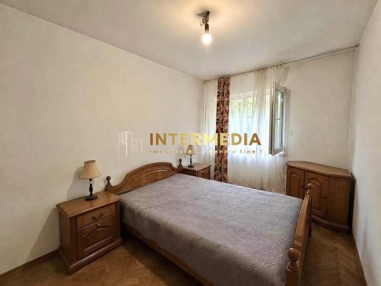 Apartament cu 2 camere semidecomandat în Cetate
