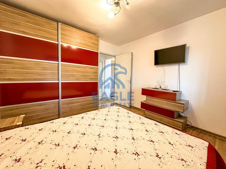 Apartament cu 2 camere decomandat, mobilat în Casa de Cultură