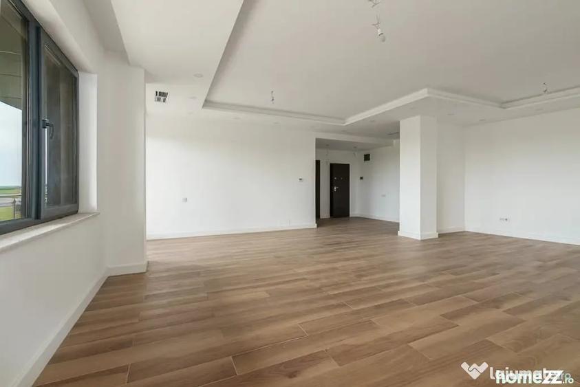 Apartament cu 4 camere decomandat în Nordului