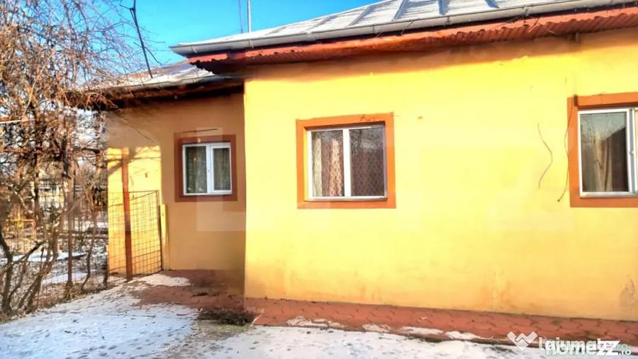 Casă cu 4 camere cu Teren 900 Mp în Lipănești