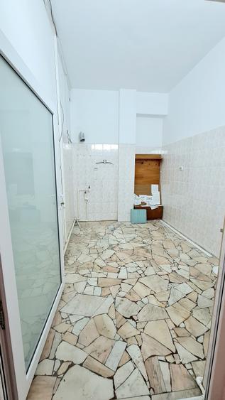 Spațiu comercial, de 75.5 mp, în Central
