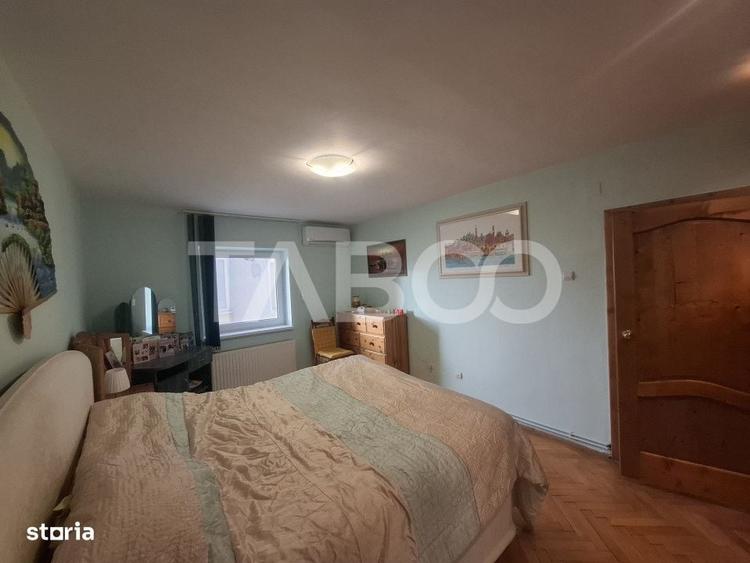 Apartament cu 4 camere decomandat în Central