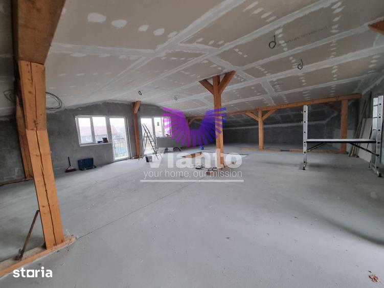 Casă cu 5 camere cu Teren 650 Mp în Roșia