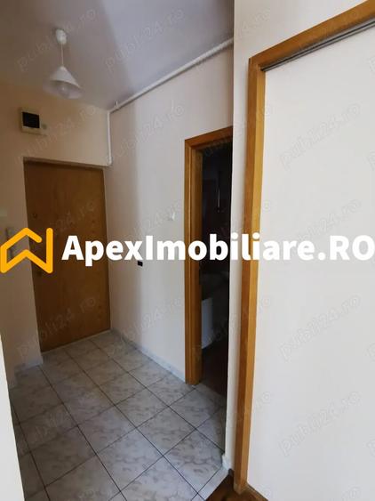 Garsonieră decomandată, mobilată în Armeneasca
