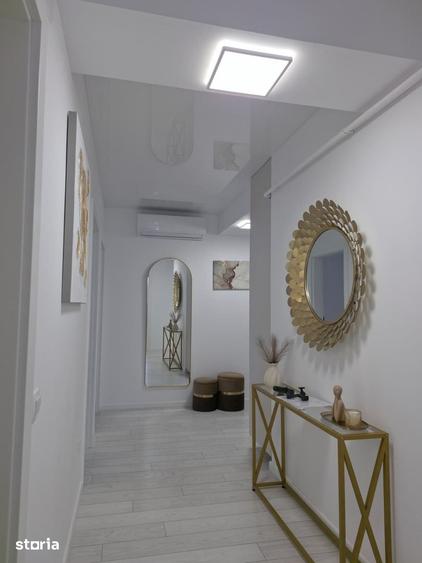 Apartament cu 3 camere în Piața Centrală