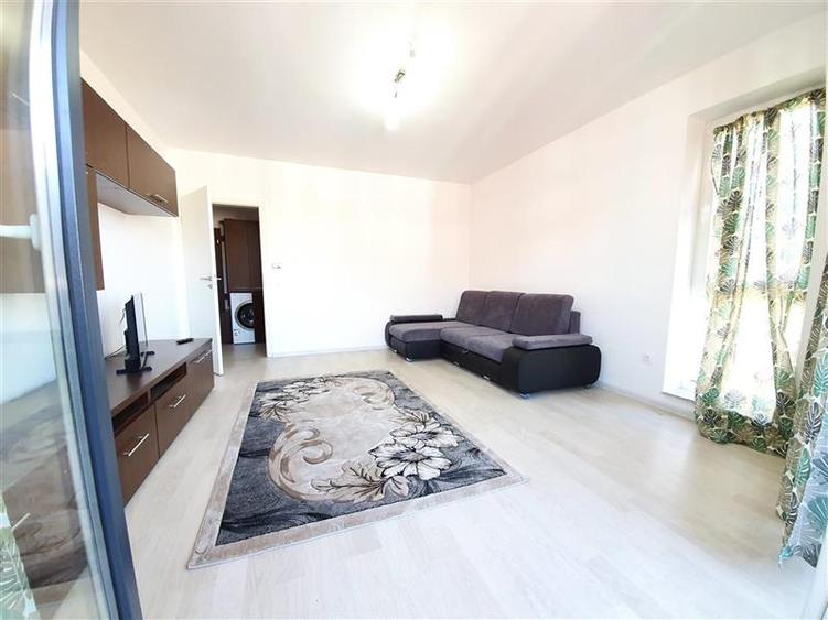 Apartament cu 2 camere decomandat în Avantgarden