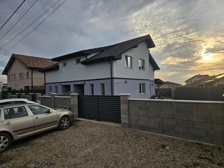 Casă cu 4 camere în Bucovăț