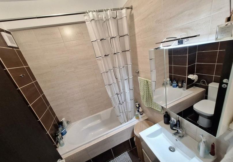 Apartament cu 2 camere decomandat, mobilat în Parcul Carol