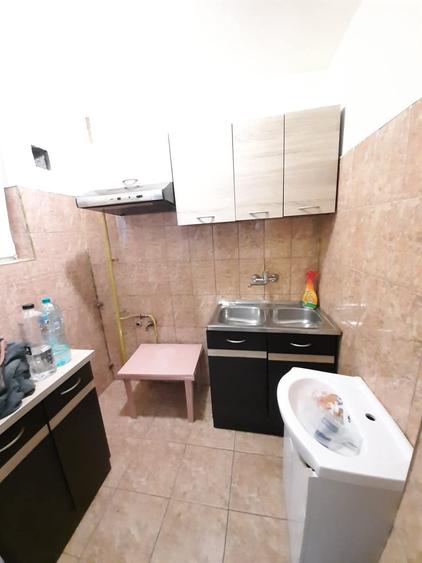 TATARASI-ap. 2 camere,30mp.et.1/4,curat,liber,fara risc,mobilat si utilat! - 3